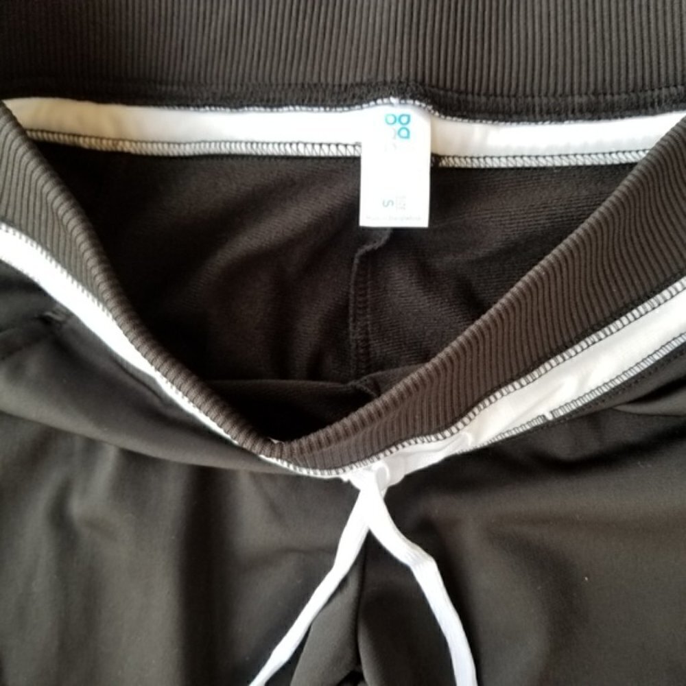 Actra performance wear (Top - M, Bottom - S) NWT - Picture 6 of 7
